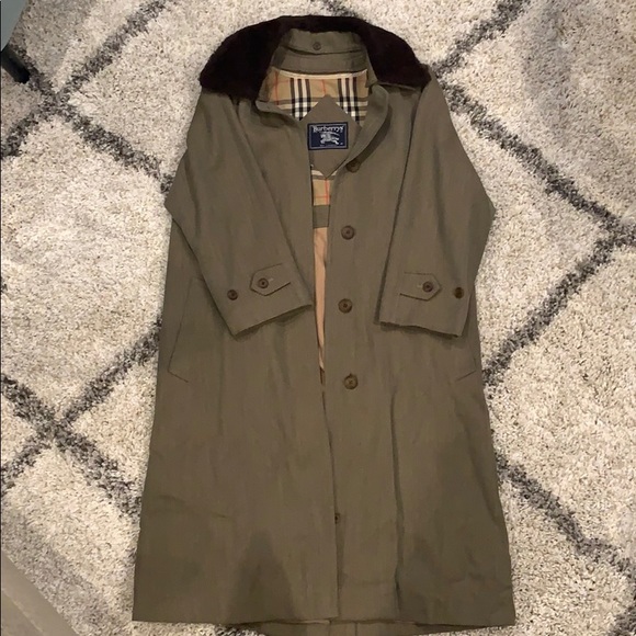 Burberry vintage fur trim Coat - Picture 2 of 8